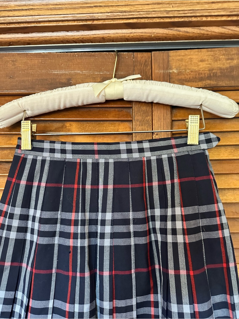 Vintage 1980s Burberrys Designer Navy, Gray & Red Pleated Wool Skirt size 4 - Picture 4 of 12
